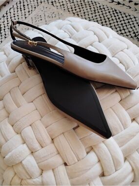 Women's Pointed Slingback Flat in Tan